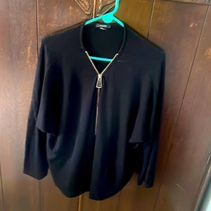 Black light sweater with beautiful zipper neck